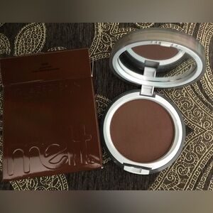 BNIB melt. cosmetics glazed skin finishing powder